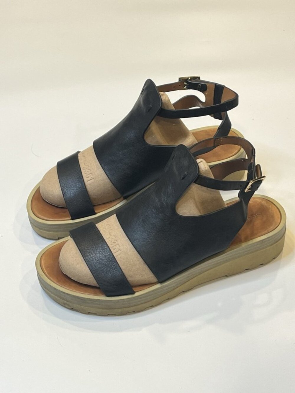See By Chloe Womens 38 / 7.5 Black Leather Platform Sandals Ankle Strap Lug Sole